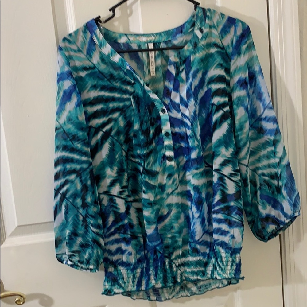 Cut blouse